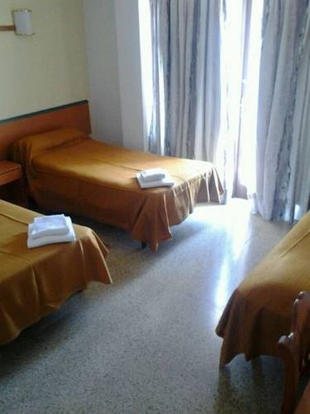 Elegance Playa Arenal Iii Hostel *